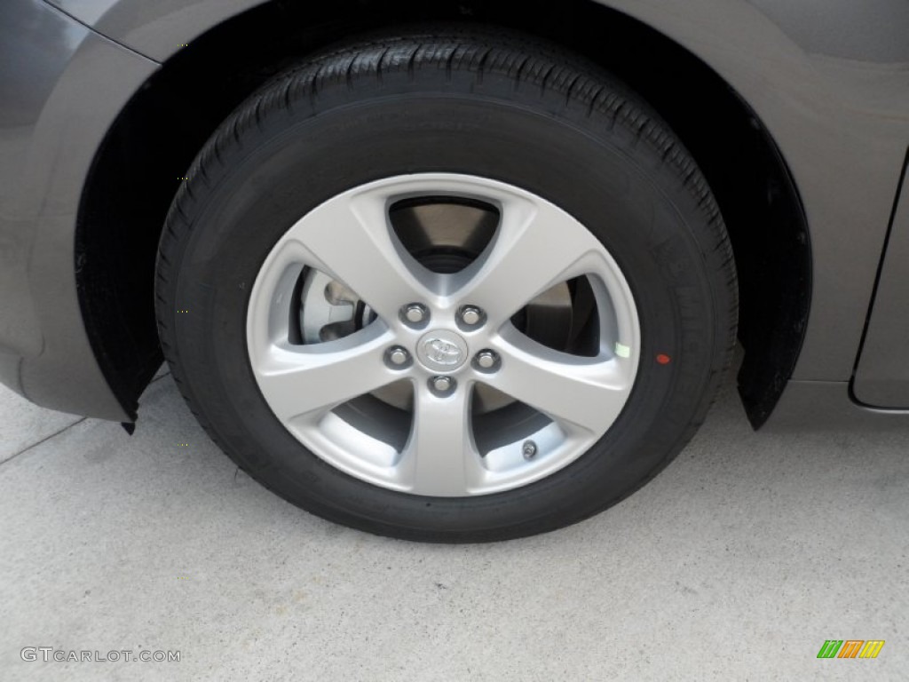 2012 Toyota Sienna LE Wheel Photo #56003140