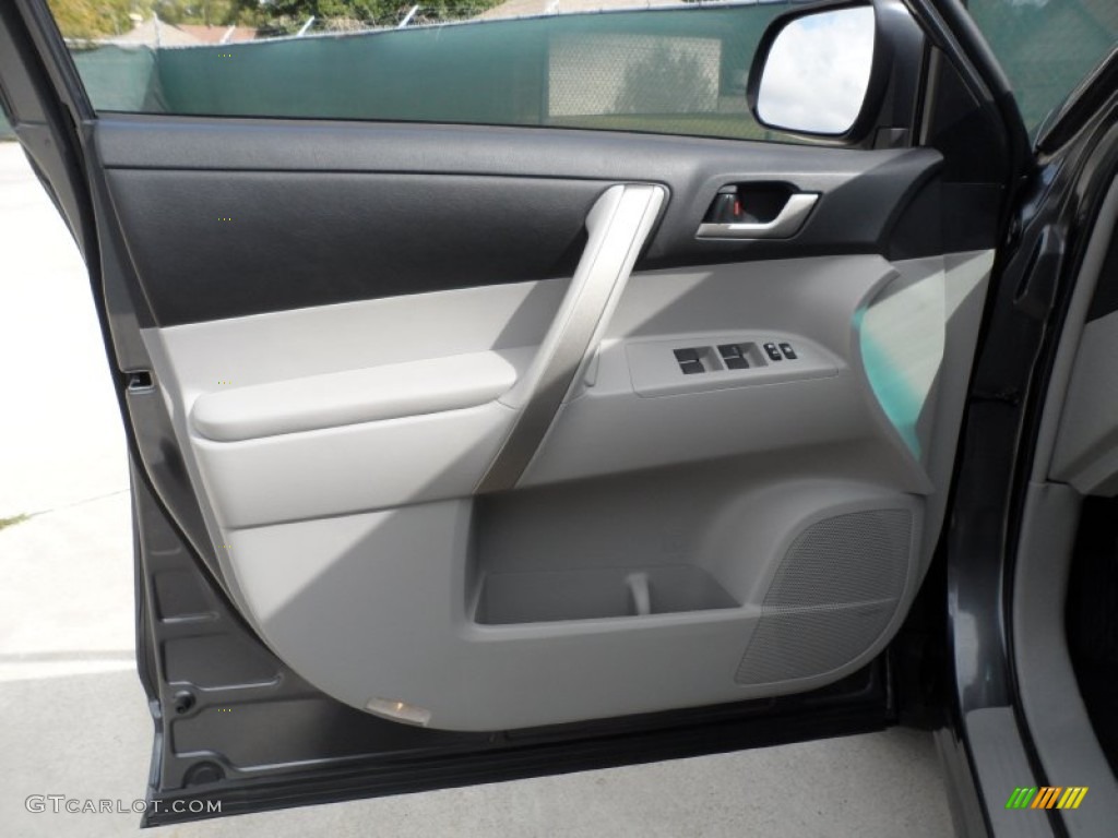 2012 Toyota Highlander SE Ash Door Panel Photo #56003419