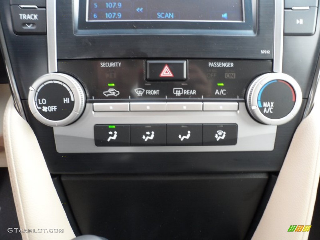 2012 Toyota Camry LE Controls Photo #56004100