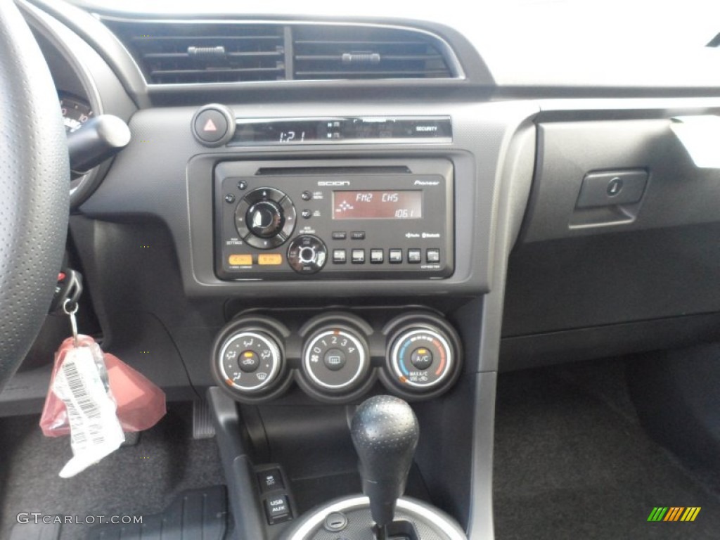 2012 Scion tC Standard tC Model Controls Photo #56005633