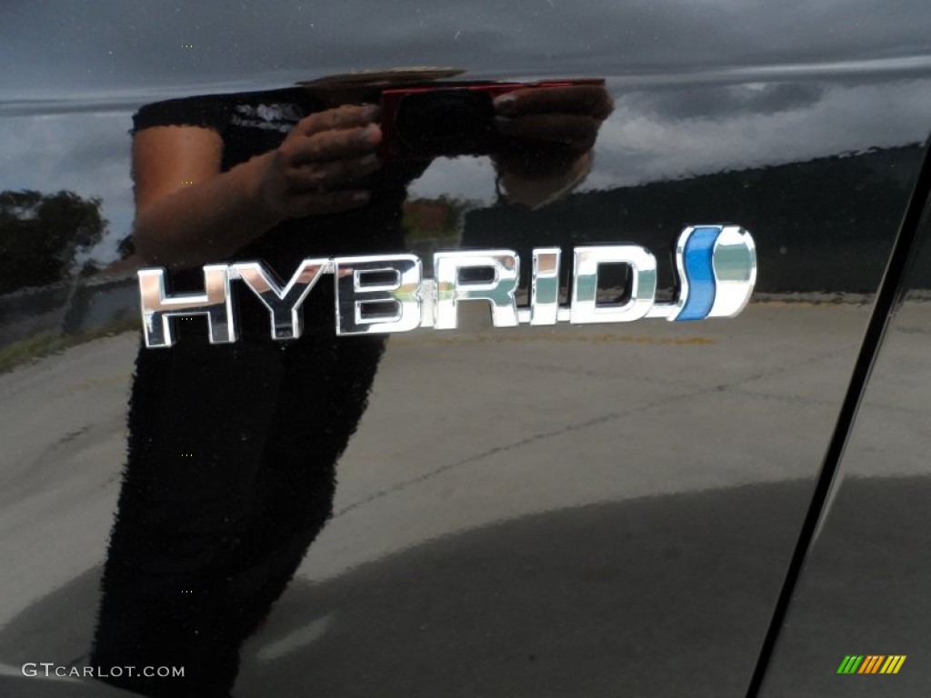 2012 Prius v Three Hybrid - Black / Dark Gray photo #12