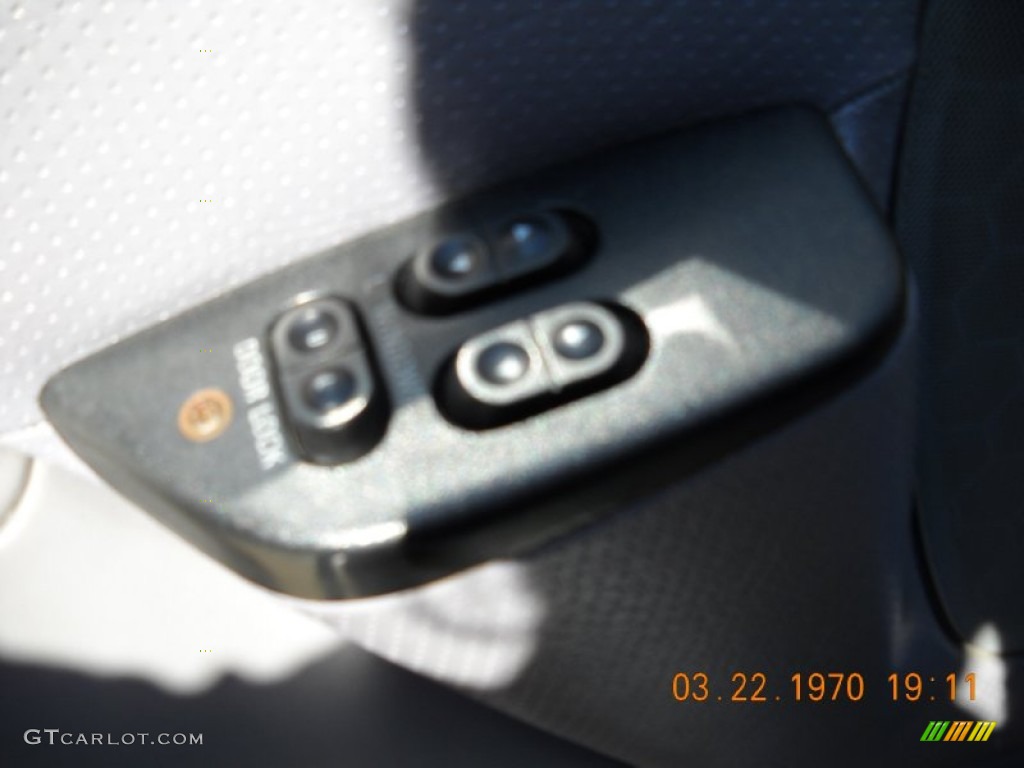 1997 F350 XLT Regular Cab - Colonial White / Opal Grey photo #16