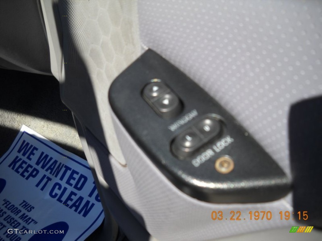 1997 F350 XLT Regular Cab - Colonial White / Opal Grey photo #28