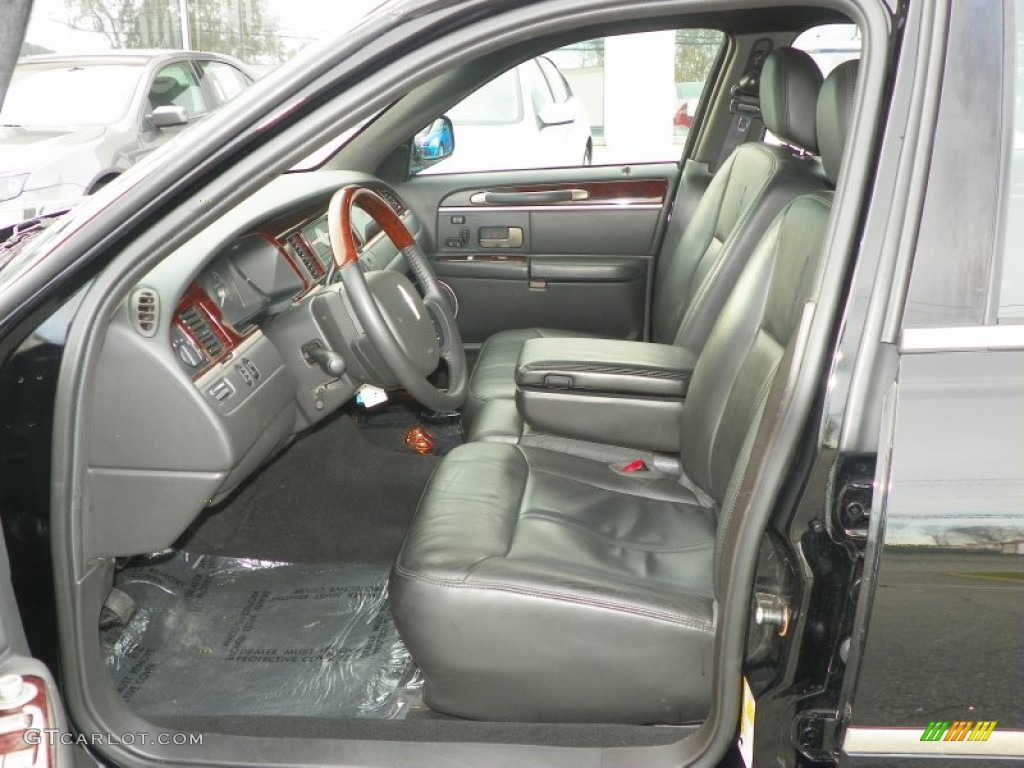Black Interior 2010 Lincoln Town Car Signature Limited Photo #56011171