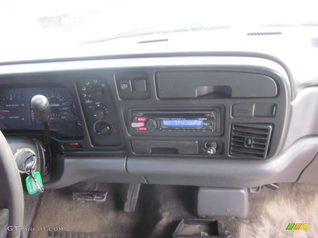 1997 Ram 3500 Laramie Regular Cab 4x4 Dually - Bright White / Gray photo #27