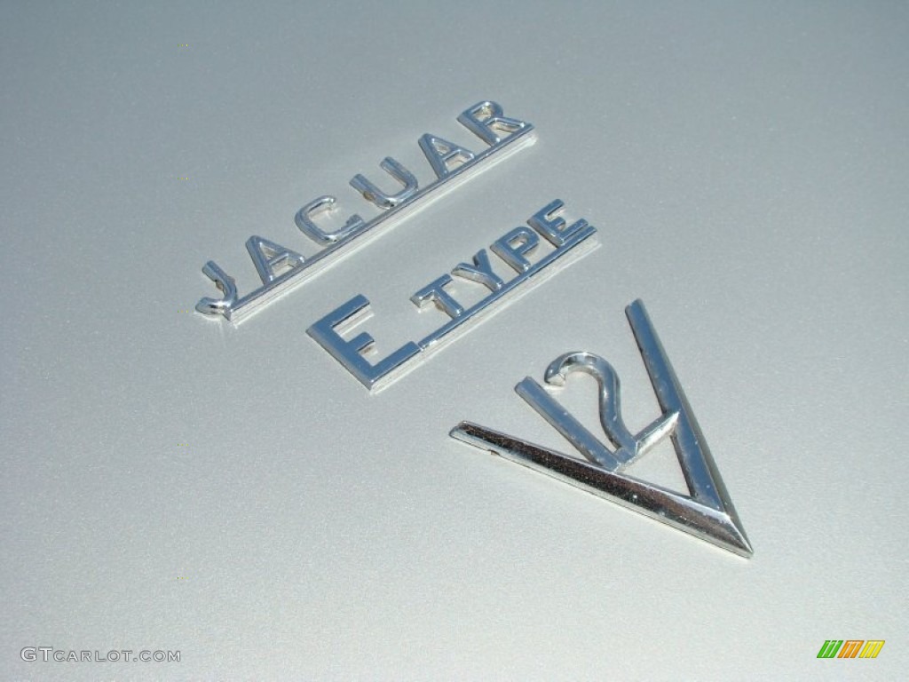 1974 Jaguar XKE Series III Roadster Marks and Logos Photos