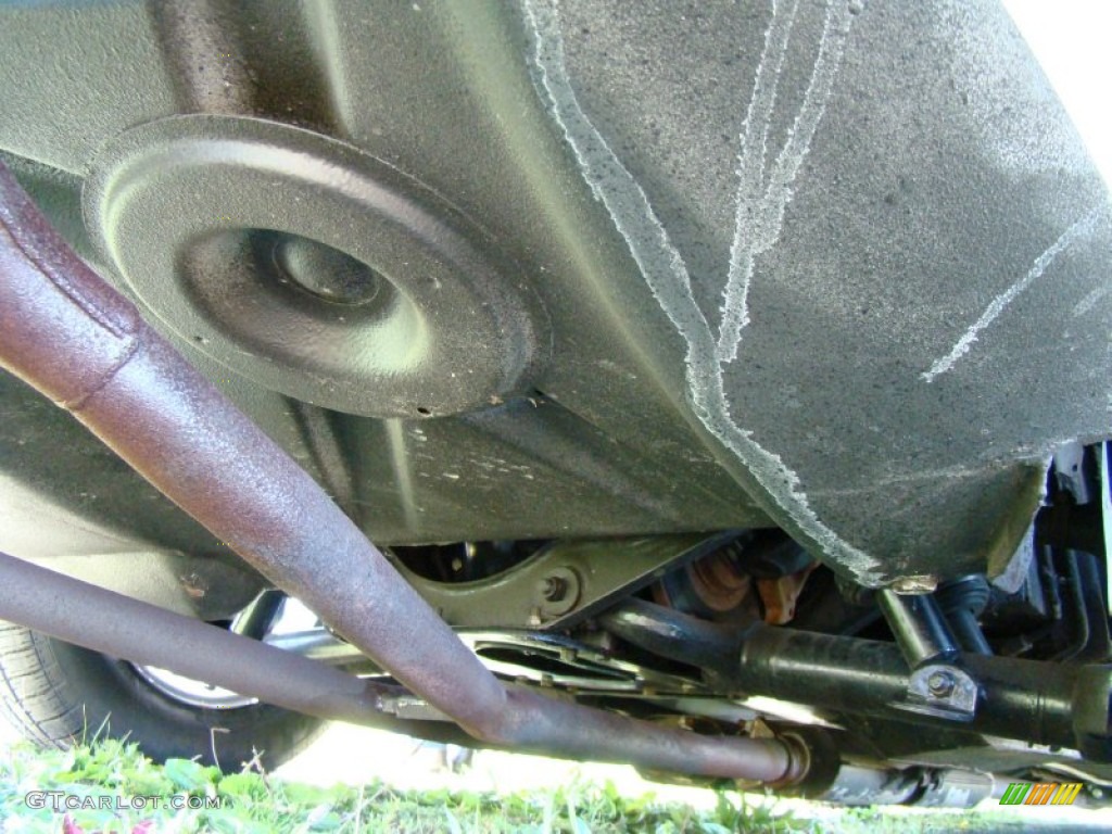 1974 Jaguar XKE Series III Roadster Undercarriage Photo #56020037