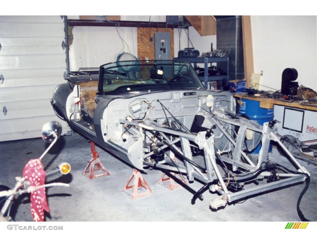 1974 Jaguar XKE Series III Roadster Undercarriage Photo #56020205
