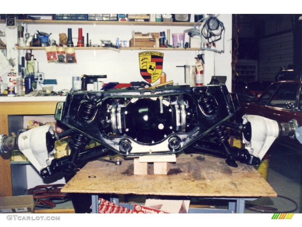 1974 Jaguar XKE Series III Roadster Undercarriage Photo #56020334