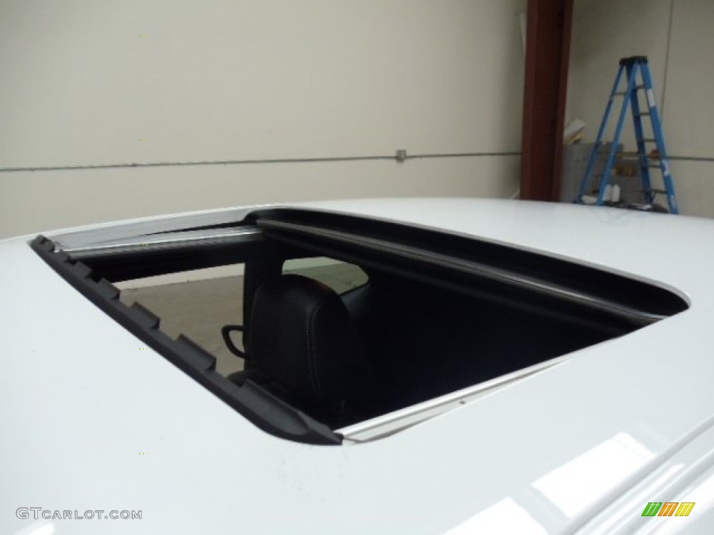 2012 Dodge Challenger R/T Sunroof Photos