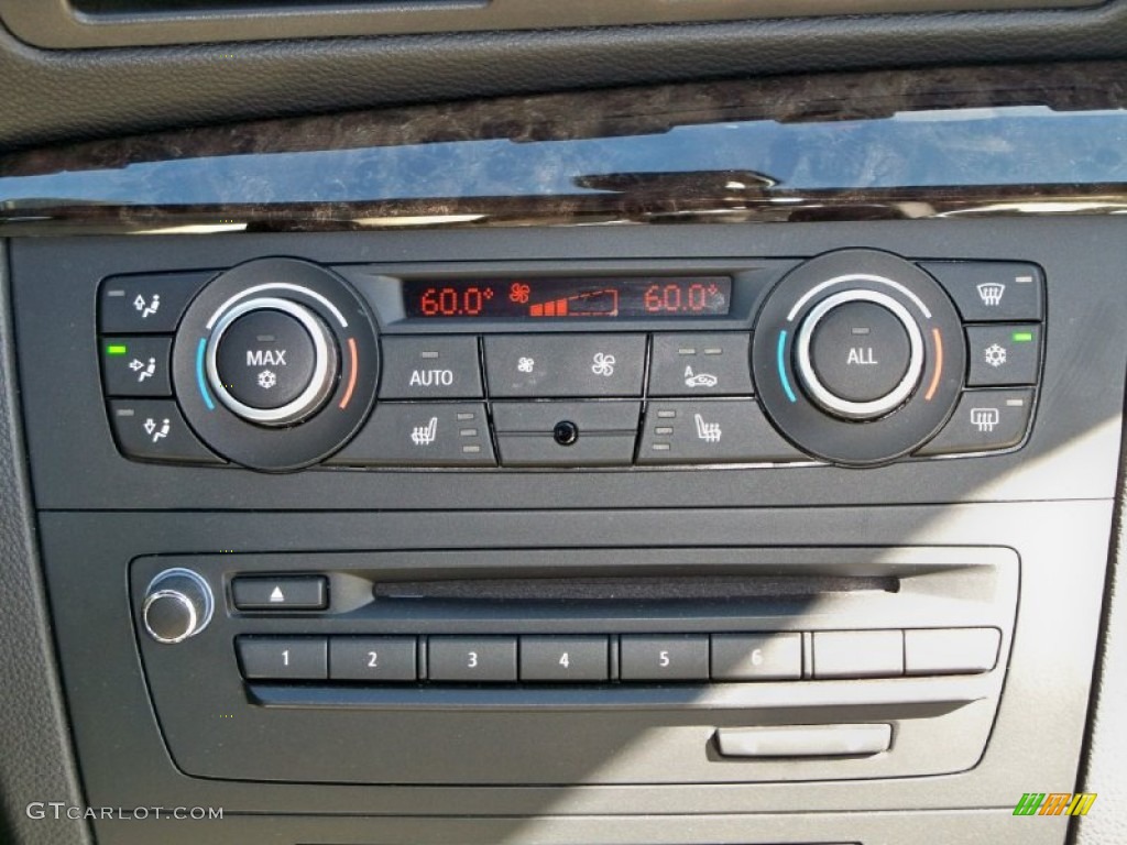 2011 BMW 1 Series 135i Convertible Controls Photo #56027750