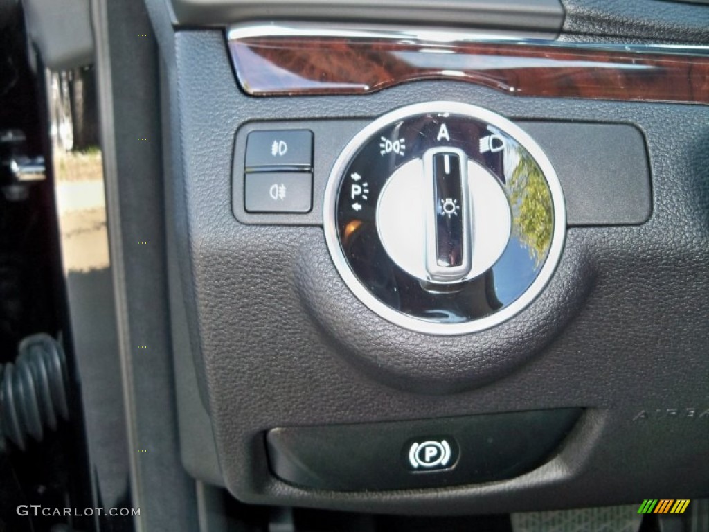 2011 Mercedes-Benz E 350 Coupe Controls Photo #56028273