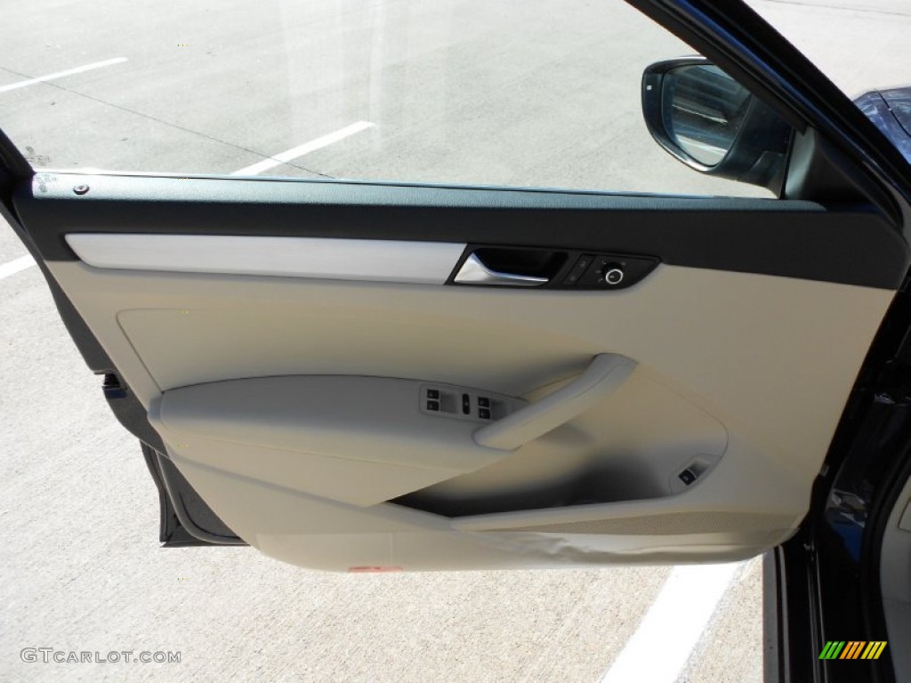 2012 Volkswagen Passat 2.5L SE Cornsilk Beige Door Panel Photo #56029382