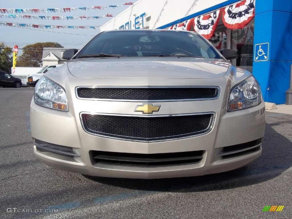 2009 Malibu LS Sedan - Gold Mist Metallic / Cocoa/Cashmere photo #2