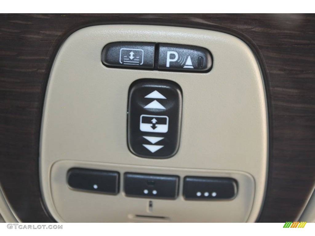2009 Jaguar XJ Super V8 Portfolio Controls Photo #56041982