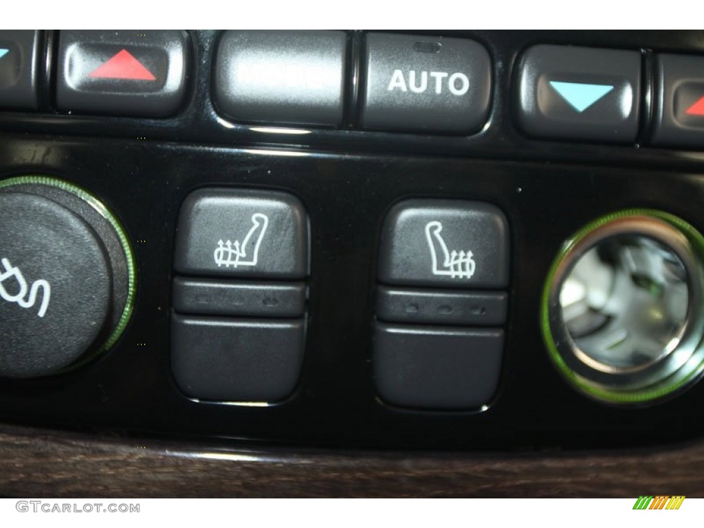 2009 Jaguar XJ Super V8 Portfolio Controls Photo #56042135