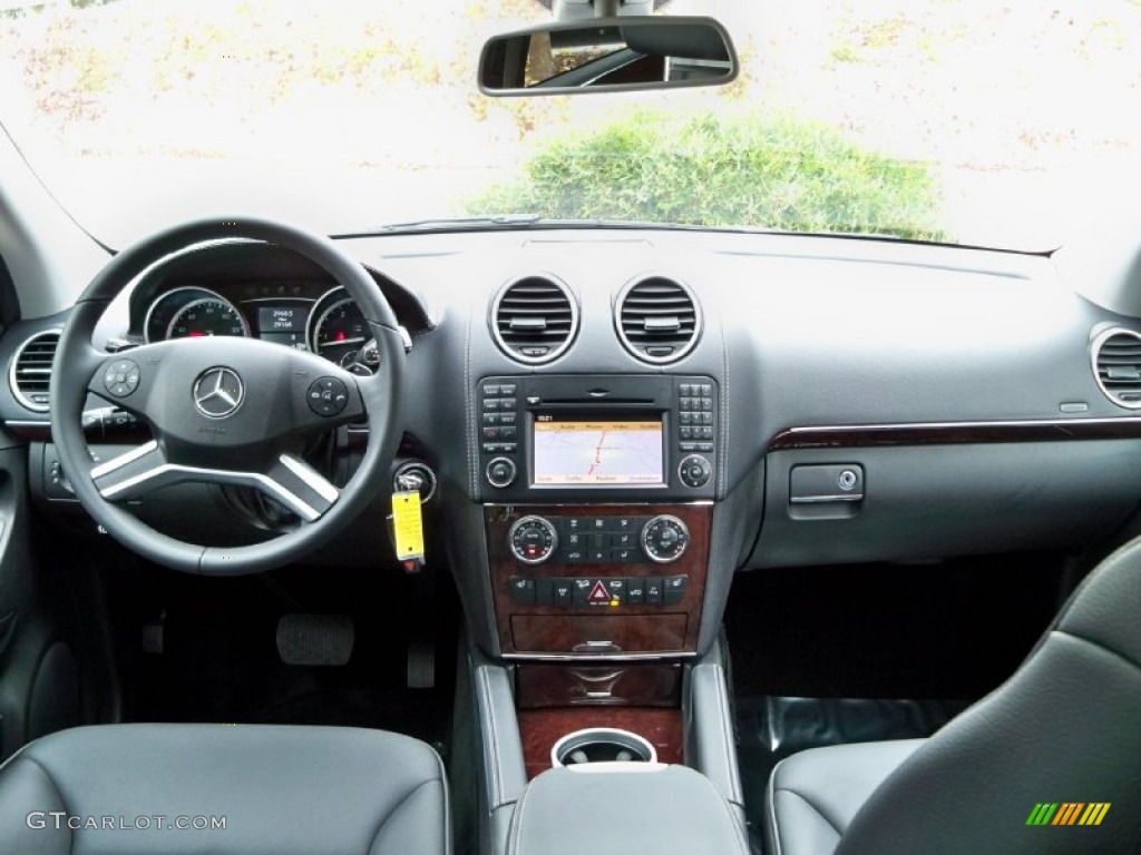 2010 Mercedes-Benz GL 350 BlueTEC 4Matic Dashboard Photos