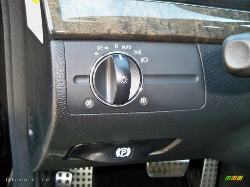 2009 Mercedes-Benz E 63 AMG Sedan Controls Photos