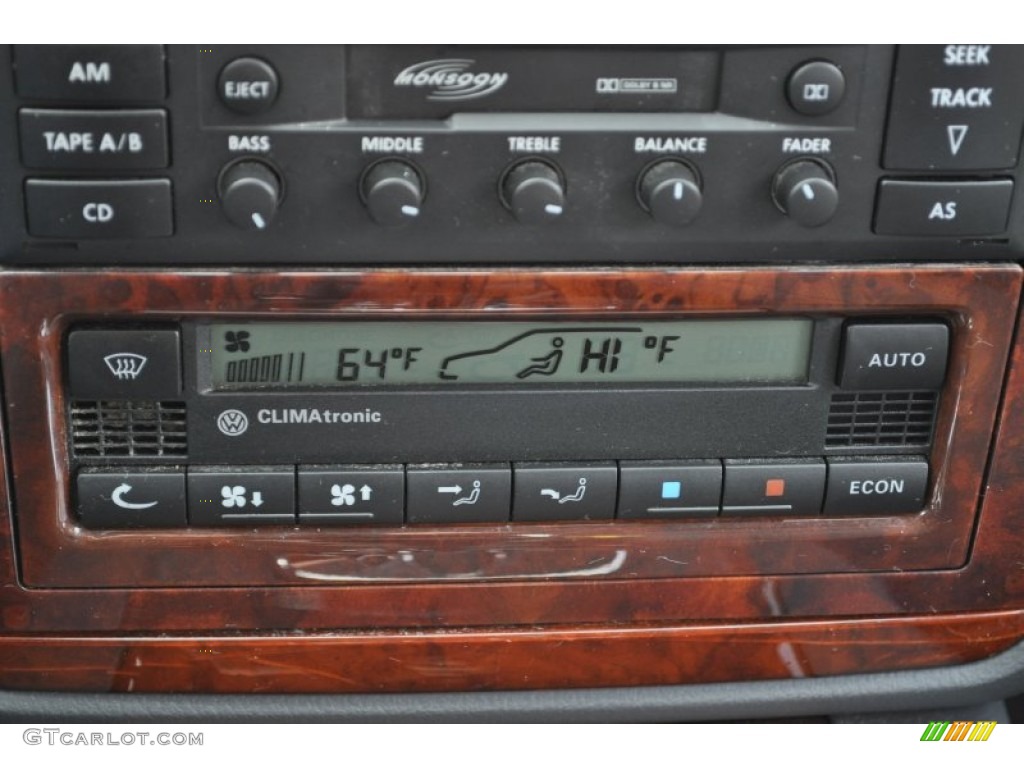 2004 Volkswagen Passat GLX Sedan Controls Photo #56047811