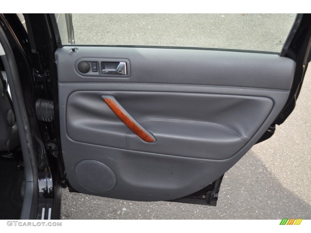 2004 Volkswagen Passat GLX Sedan Anthracite Door Panel Photo #56047880