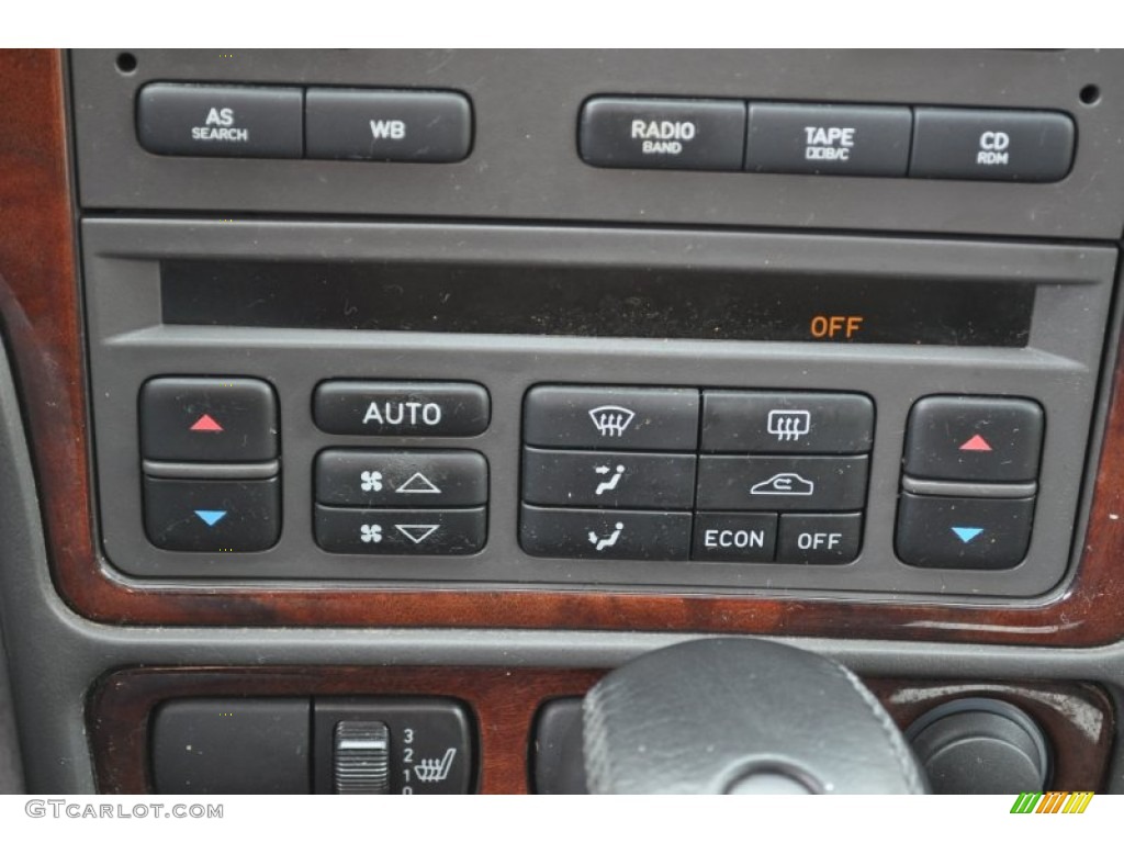2001 Saab 9-5 Wagon Controls Photo #56049449