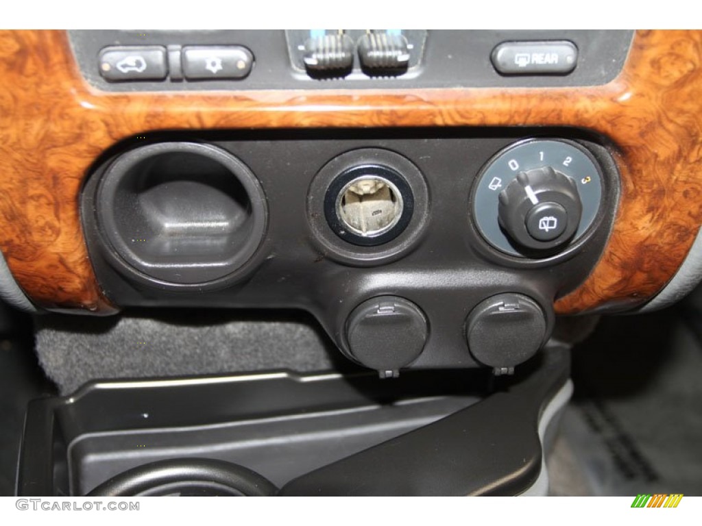 2003 Isuzu Ascender S Controls Photo #56050991