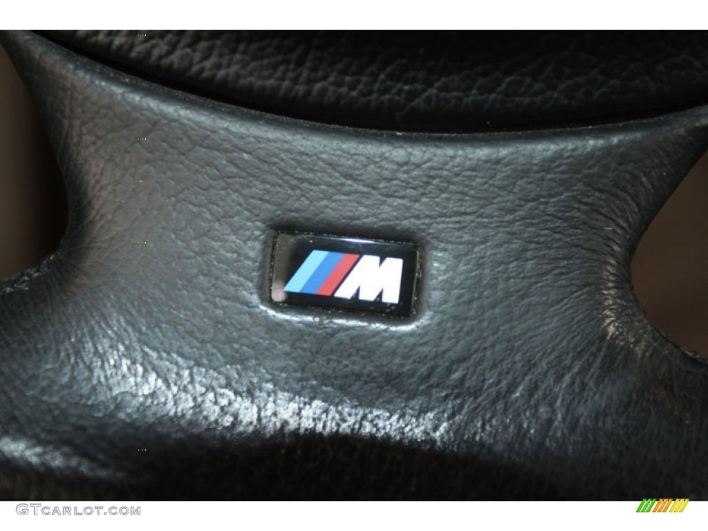 2002 BMW Z3 3.0i Roadster Marks and Logos Photos