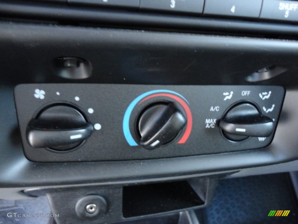 2009 Ford Ranger Sport SuperCab Controls Photos
