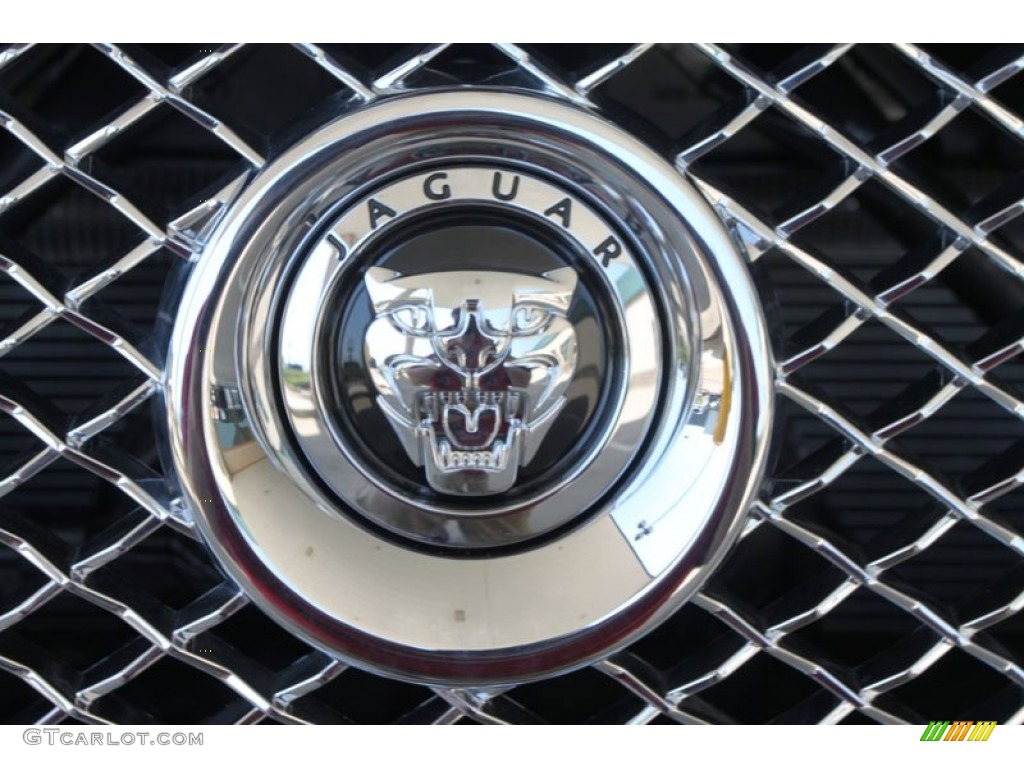 2012 Jaguar XJ XJ Marks and Logos Photos
