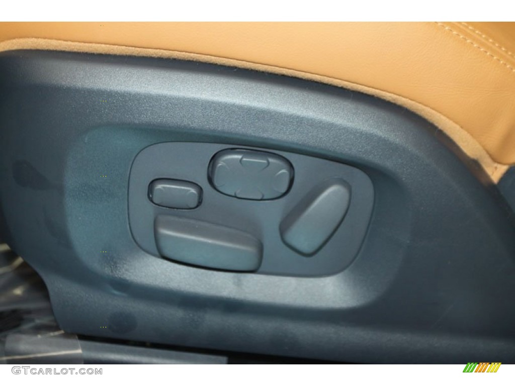 2012 Jaguar XF Portfolio Controls Photo #56060033