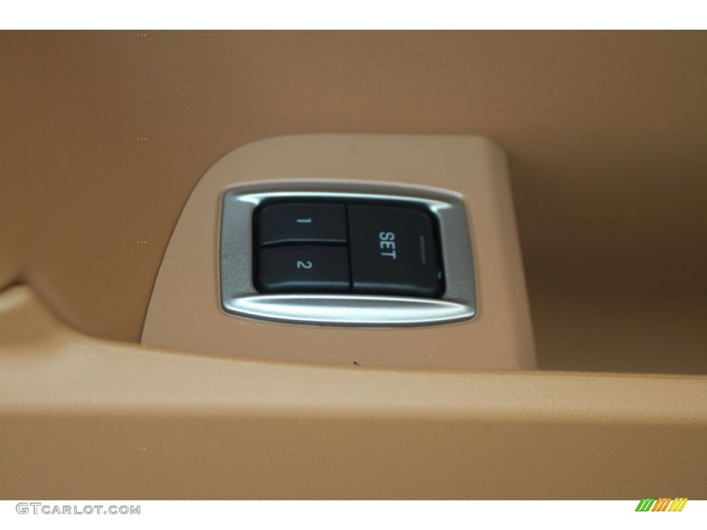 2012 Jaguar XF Portfolio Controls Photo #56060042