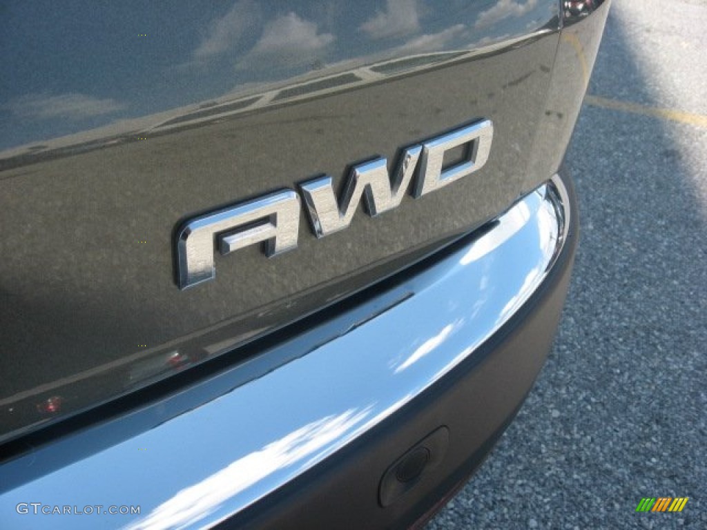 2010 GMC Acadia SLE AWD Marks and Logos Photos
