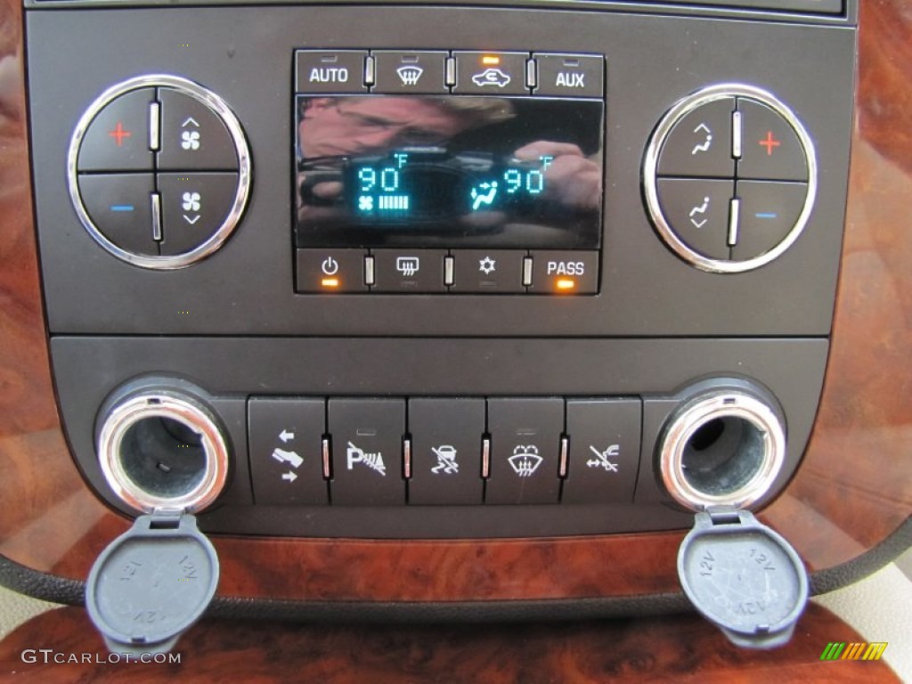 2008 Chevrolet Suburban 1500 LTZ 4x4 Controls Photo #56065784