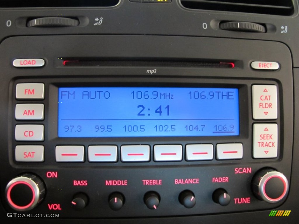 2009 Volkswagen Jetta TDI SportWagen Audio System Photo #56070857