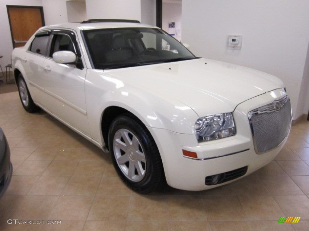 2005 300 Touring - Cool Vanilla / Dark Slate Gray/Medium Slate Gray photo #1