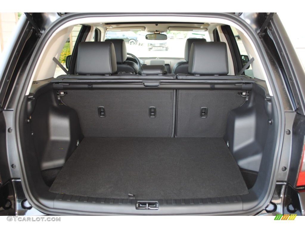 2011 Land Rover LR2 HSE Trunk Photo #56072288