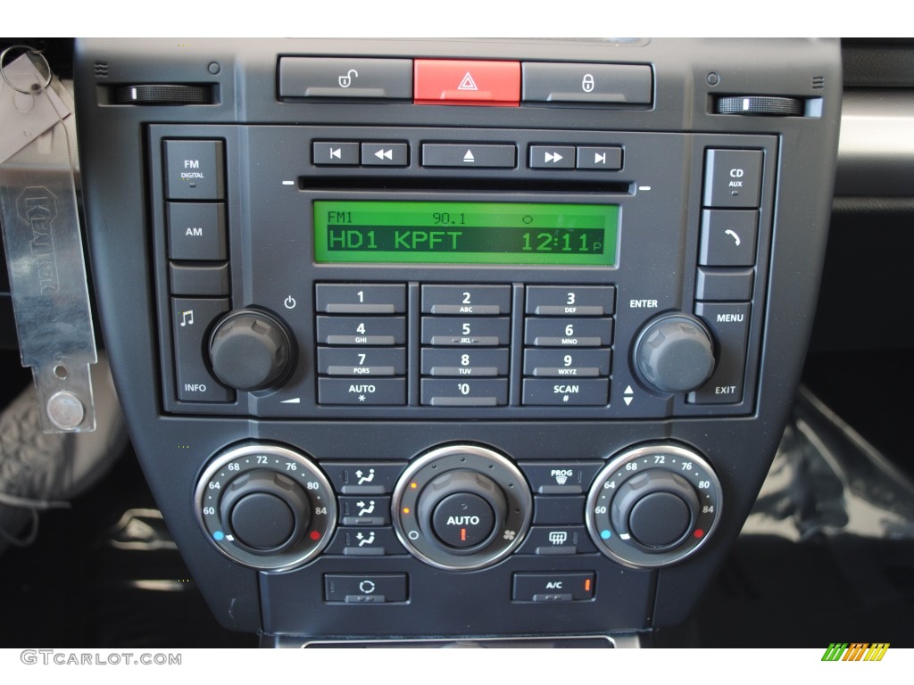 2011 Land Rover LR2 HSE Controls Photo #56072304