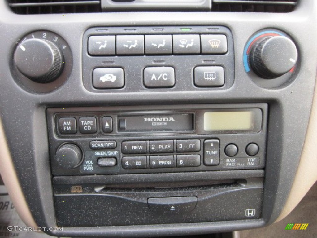 2000 Honda Accord LX Sedan Controls Photo #56072480