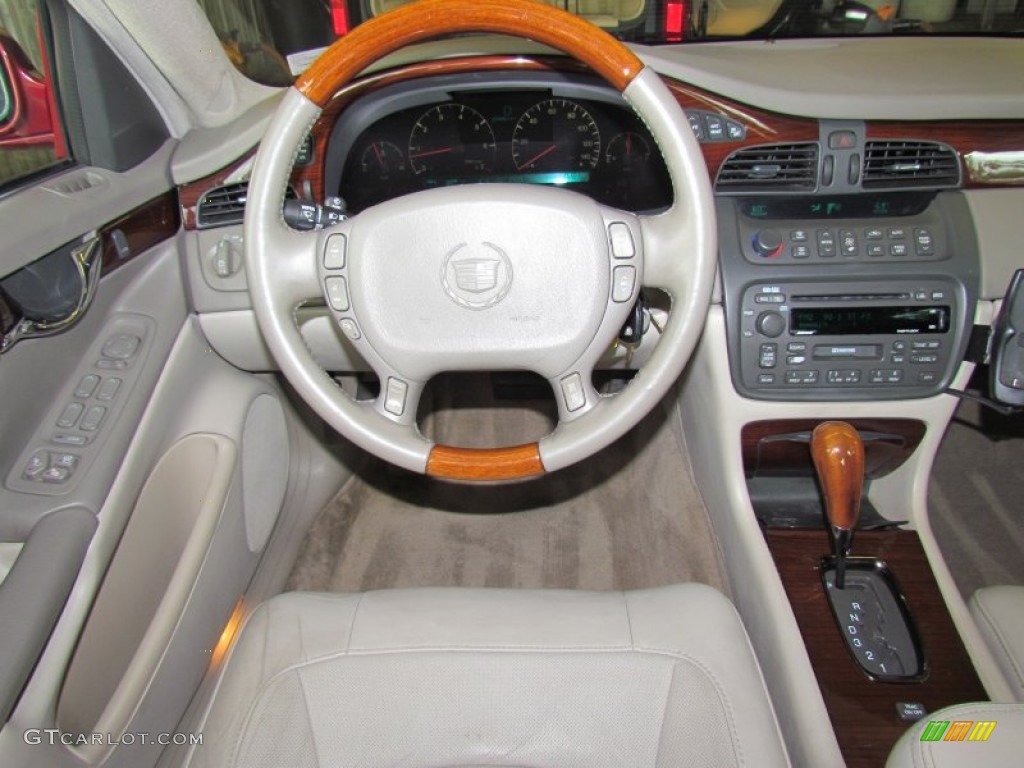 2005 Cadillac DeVille DTS Cashmere Steering Wheel Photo #56074826