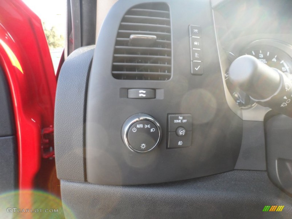 2011 Silverado 1500 LT Crew Cab - Victory Red / Ebony photo #44