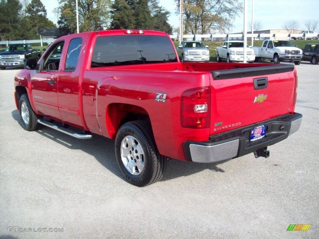 2011 Silverado 1500 LT Extended Cab 4x4 - Victory Red / Ebony photo #2