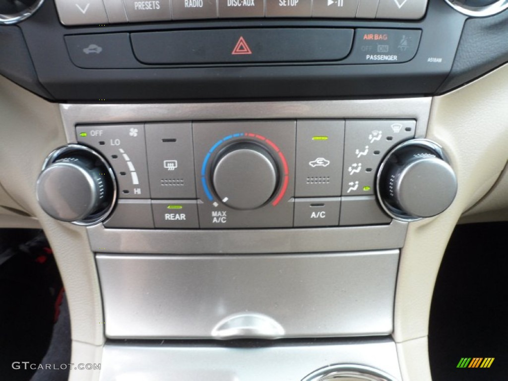 2012 Toyota Highlander V6 Controls Photo #56079956