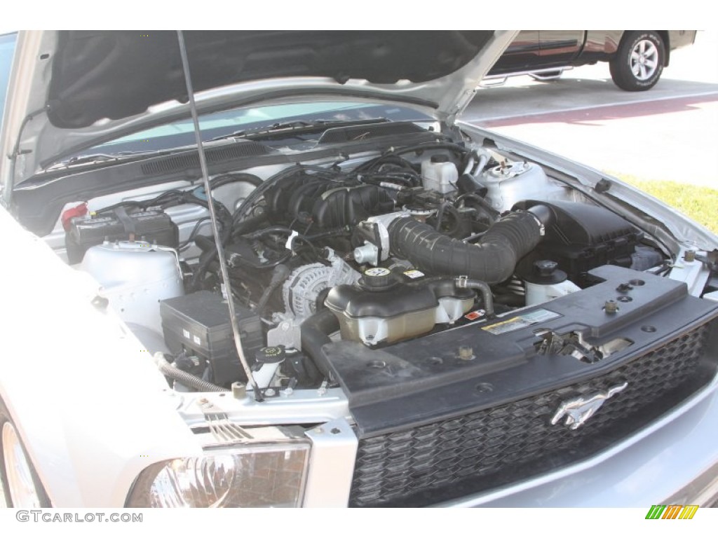 2009 Mustang V6 Coupe - Brilliant Silver Metallic / Light Graphite photo #36
