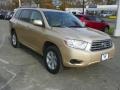 Sandy Beach Metallic - Highlander V6 4WD Photo No. 2