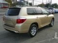 Sandy Beach Metallic - Highlander V6 4WD Photo No. 3