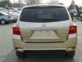 Sandy Beach Metallic - Highlander V6 4WD Photo No. 21