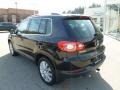 Deep Black Metallic - Tiguan SE 4Motion Photo No. 3