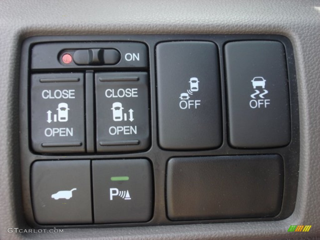 2011 Honda Odyssey Touring Elite Controls Photo #56085392