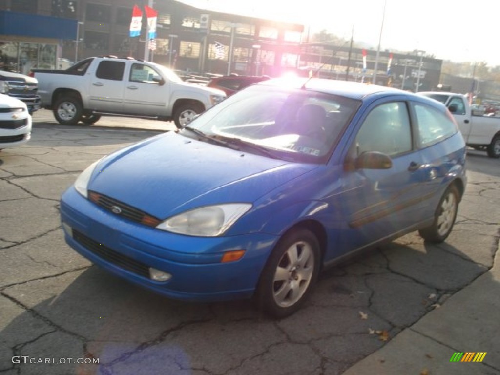 Malibu Blue Metallic 2001 Ford Focus ZX3 Coupe Exterior Photo #56086397