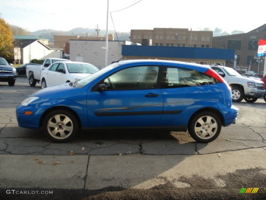 2001 Focus ZX3 Coupe - Malibu Blue Metallic / Medium Graphite Grey photo #5